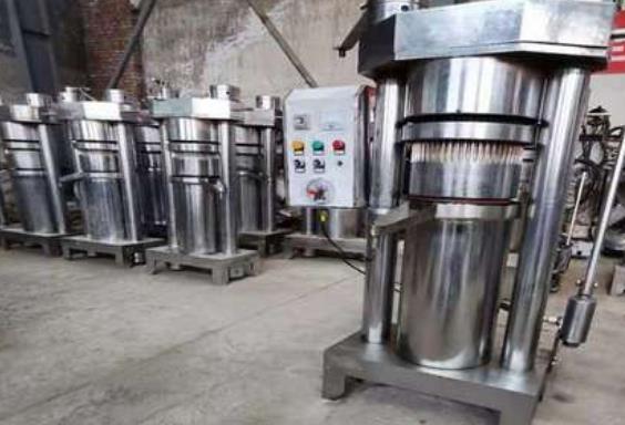 使用花生榨油机要注意原料的要求