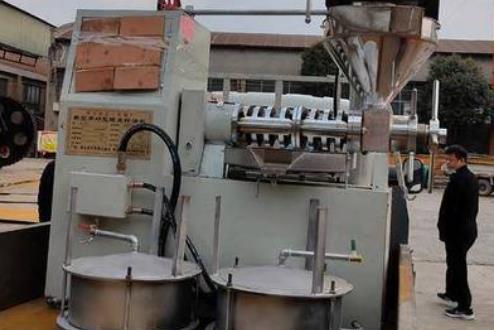 大豆榨油机的油垢清除方法