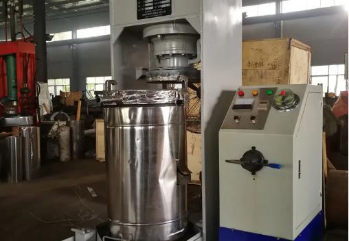 使用液压榨油机时，其注意事项有哪些