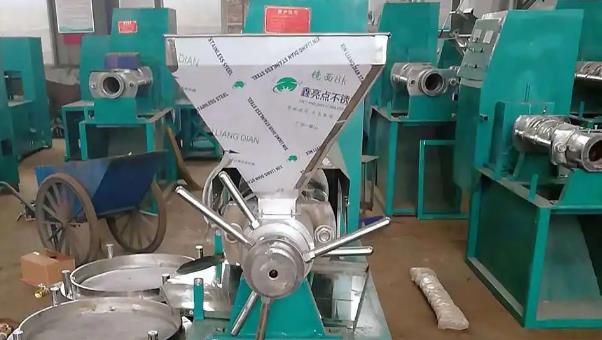 开榨油工厂，需要配备哪些油脂精炼设备？