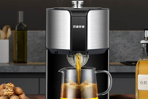 贝尔斯顿 ZYJ-9028家用榨油机