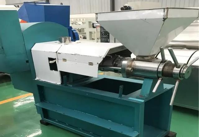 大豆榨油机液压大豆榨油机的好处