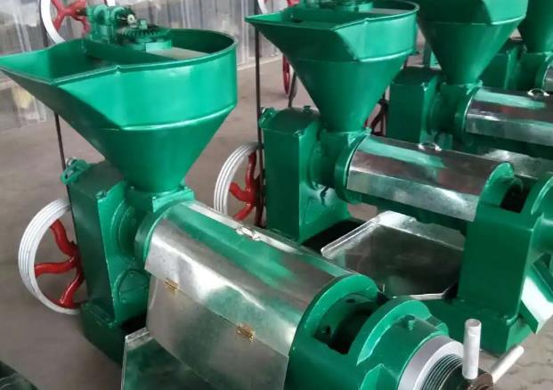 大豆榨油机的特点与保养